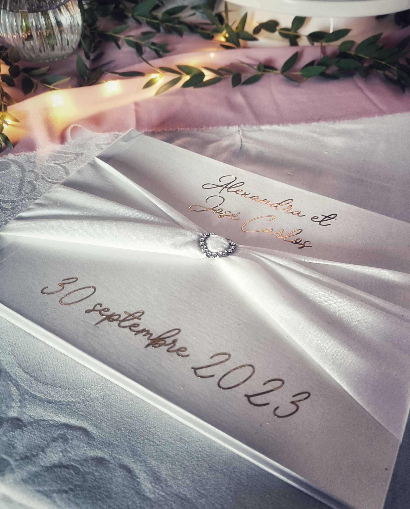 Livre d'or mariage blanc satin